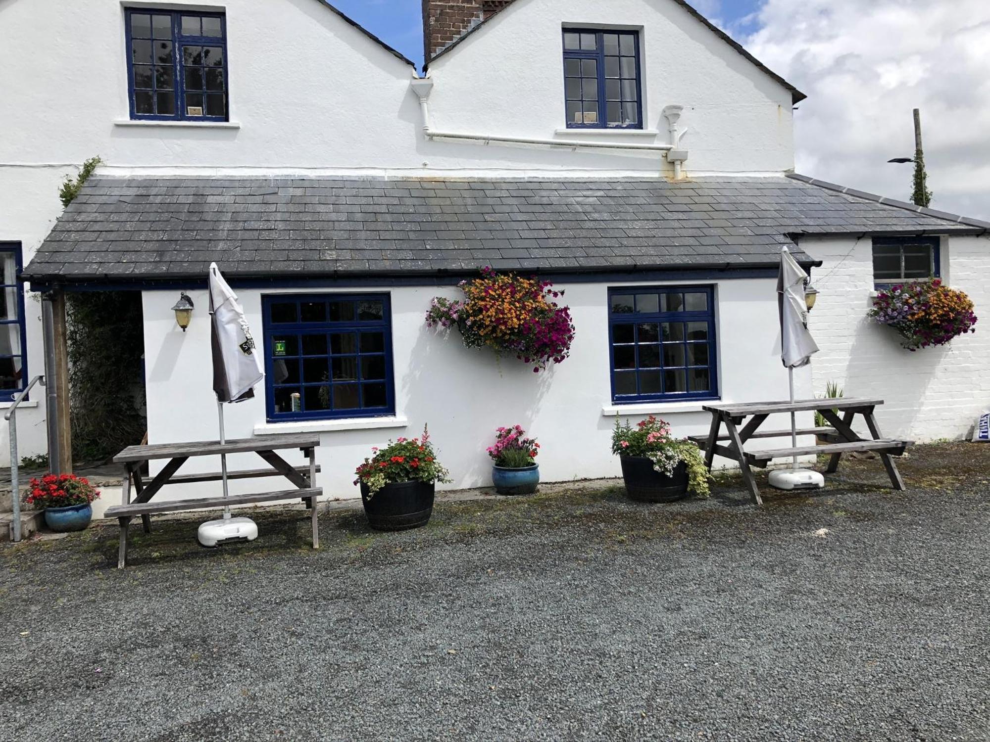 Blue Lion Inn Lewdown Buitenkant foto